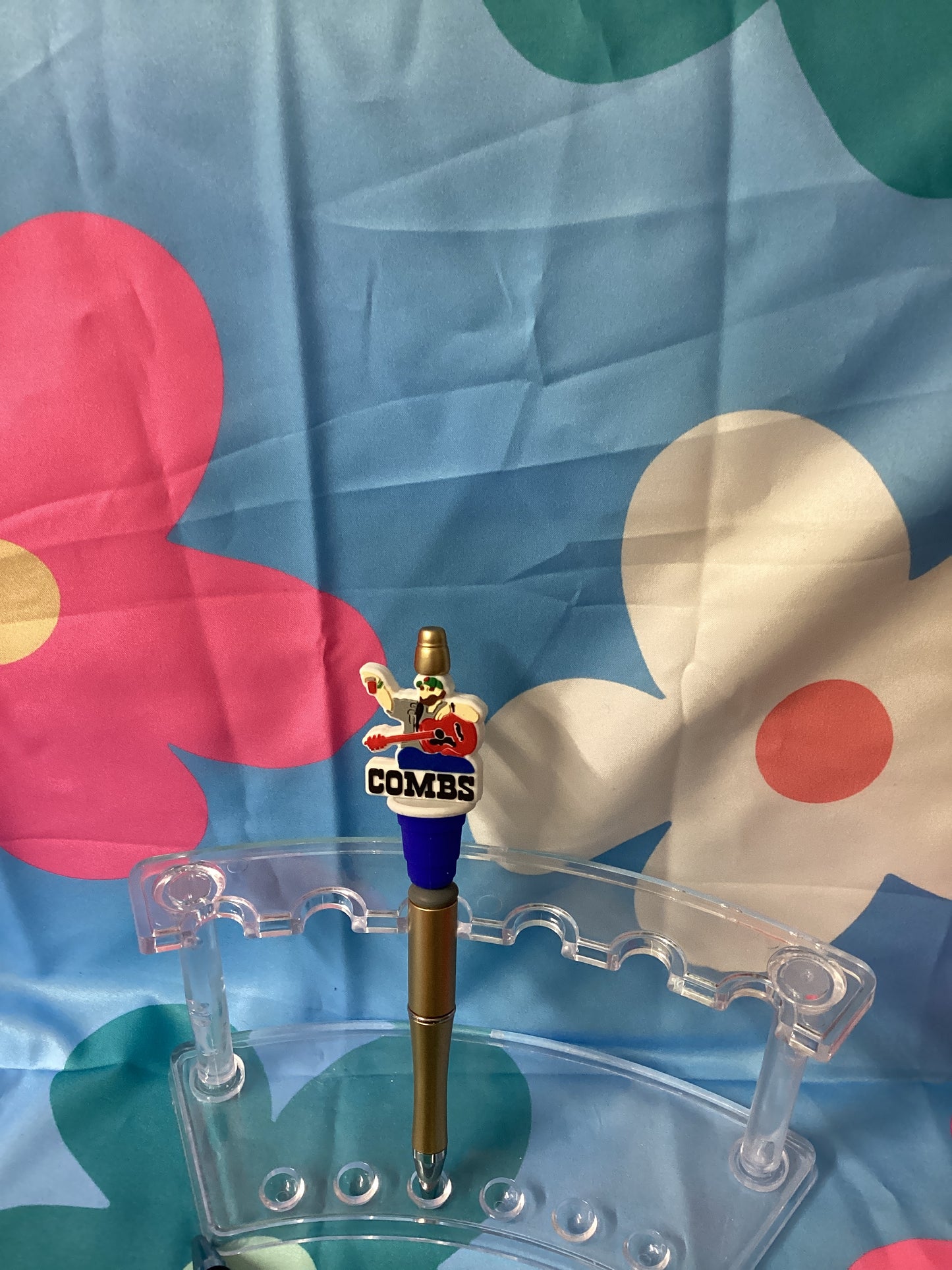 Combs beaded pen